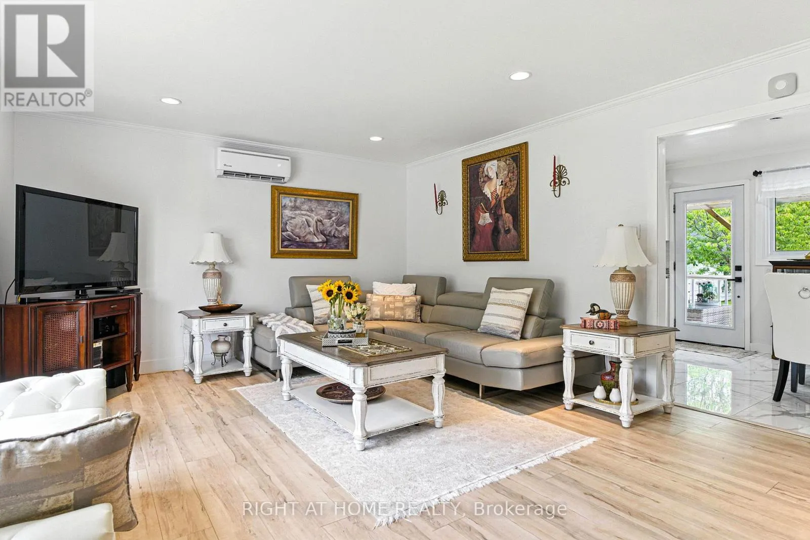 1129 LINDY LANE