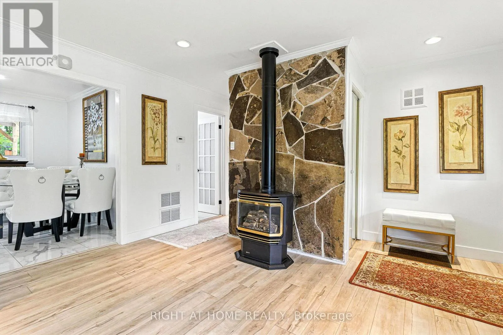 1129 LINDY LANE