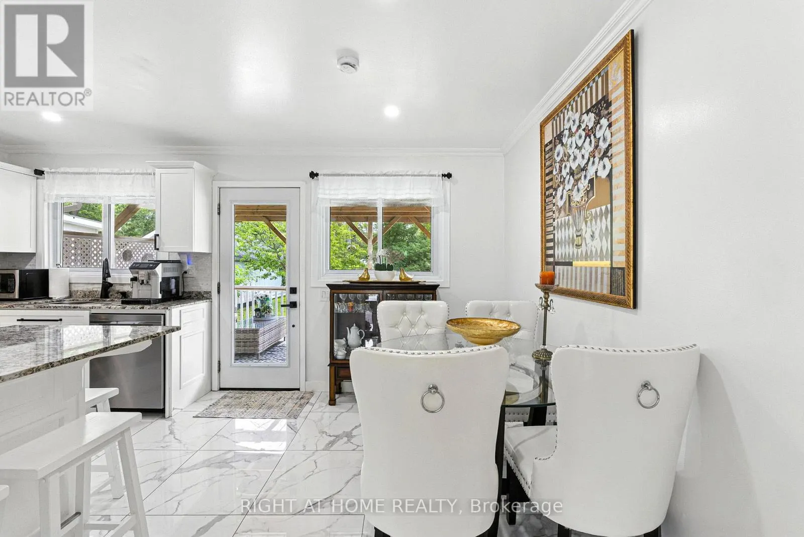 1129 LINDY LANE