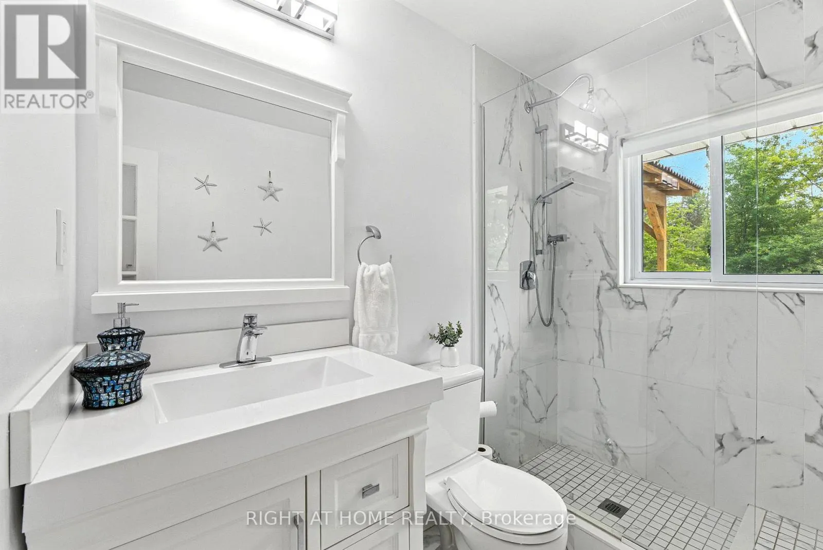 1129 LINDY LANE