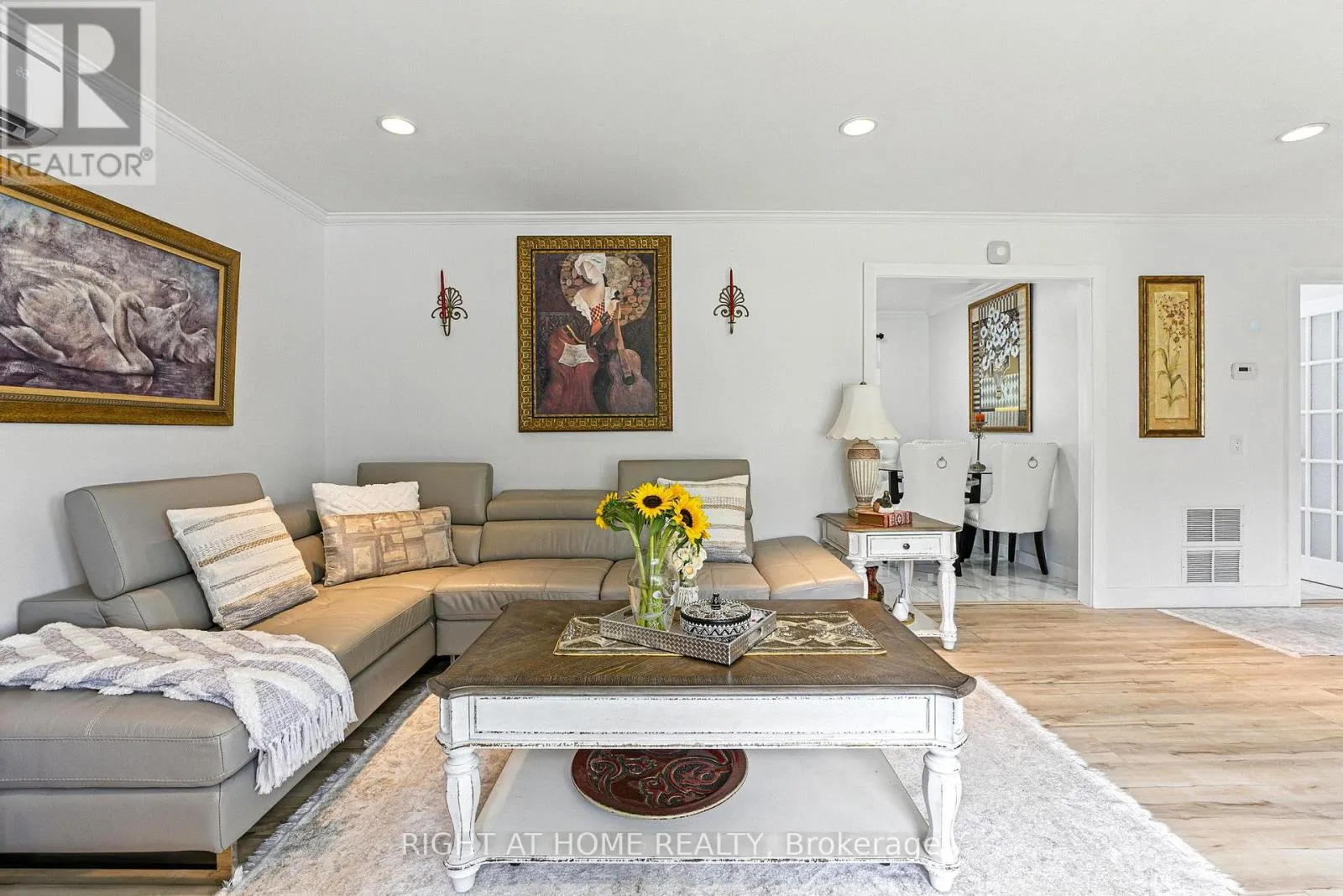 1129 LINDY LANE