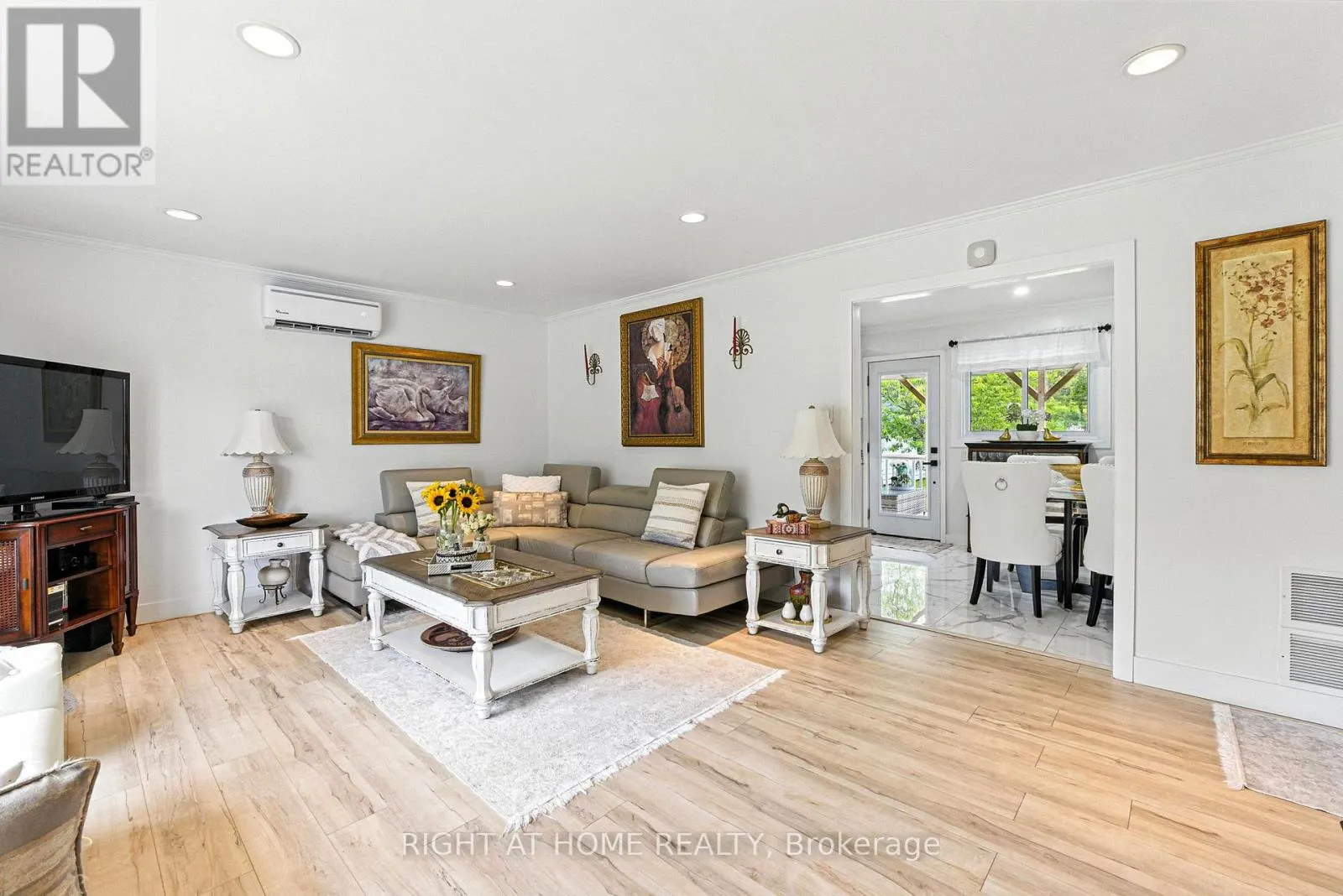 1129 LINDY LANE
