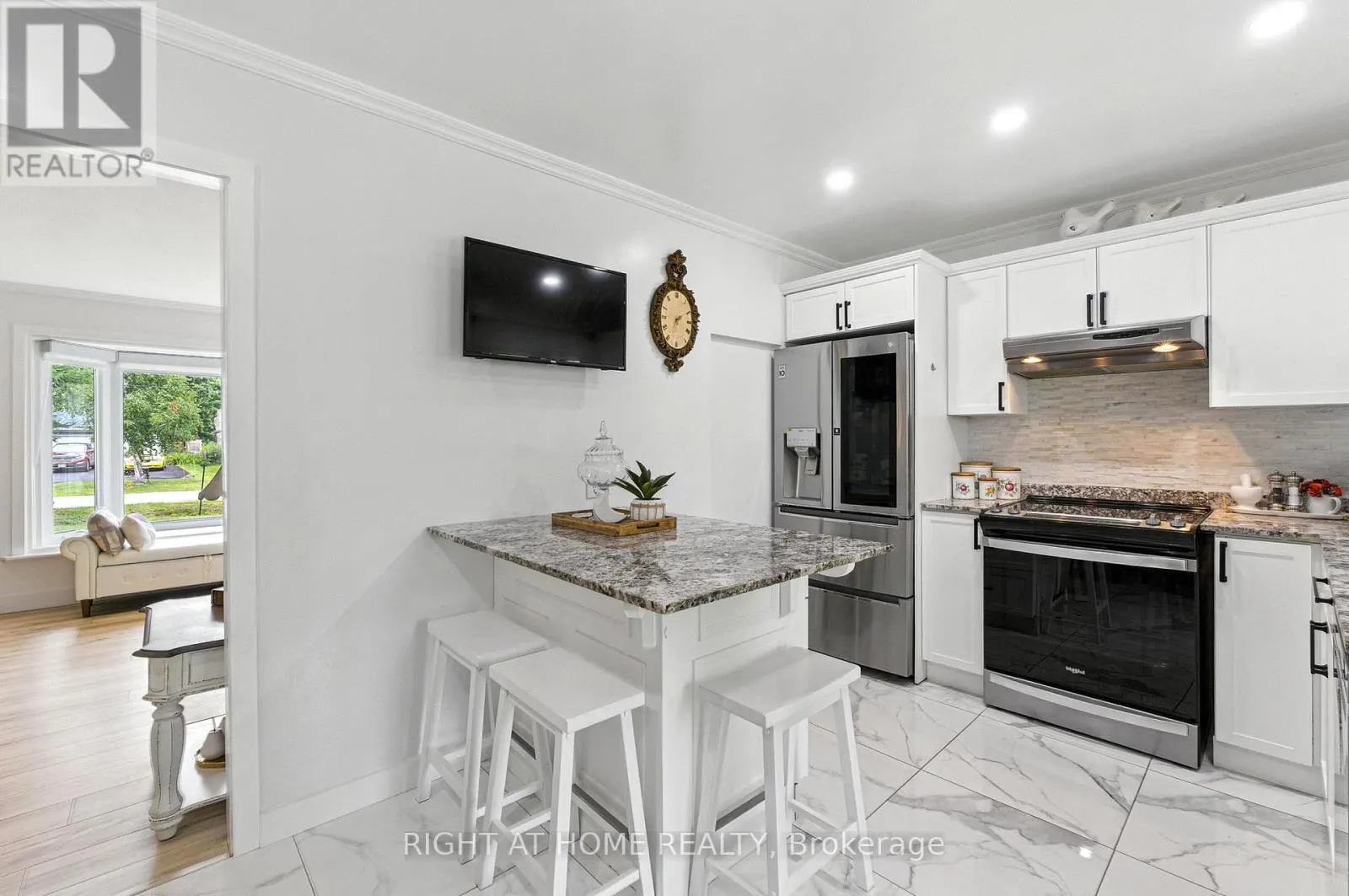 1129 LINDY LANE
