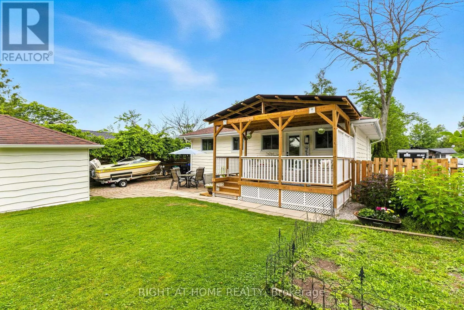 1129 LINDY LANE