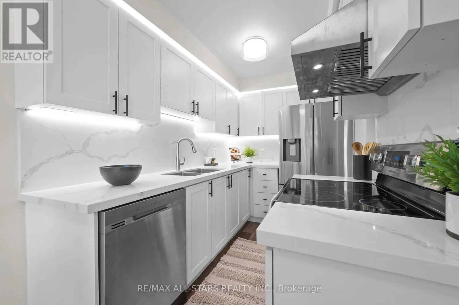 58 WOODROOF CRESCENT