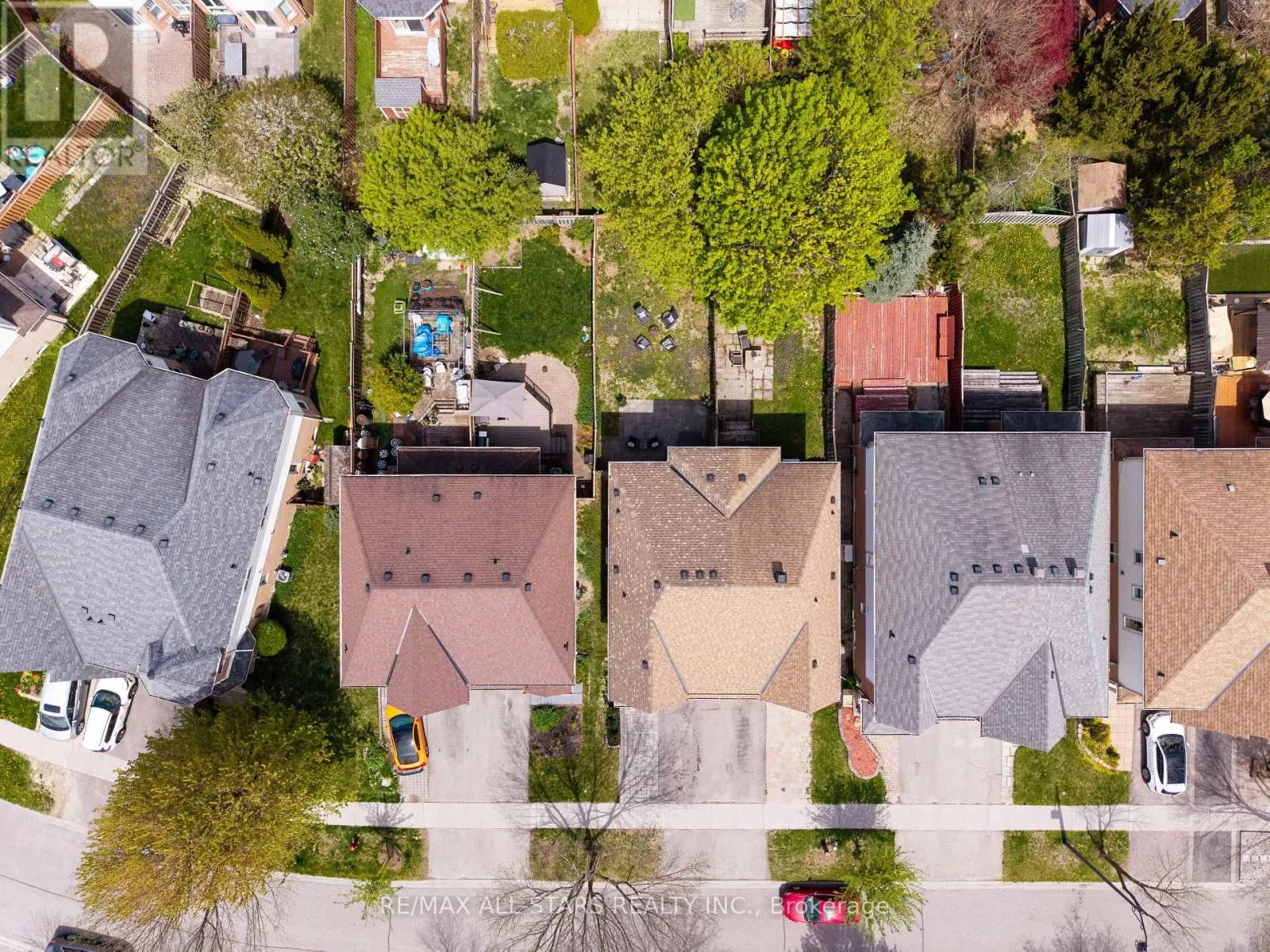 58 WOODROOF CRESCENT