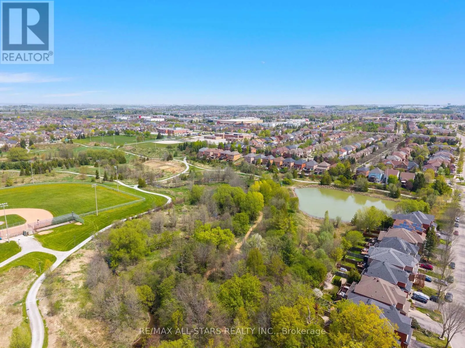 58 WOODROOF CRESCENT