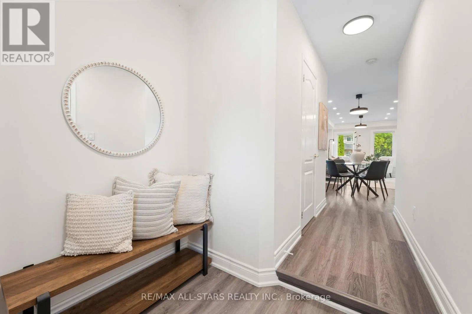 58 WOODROOF CRESCENT