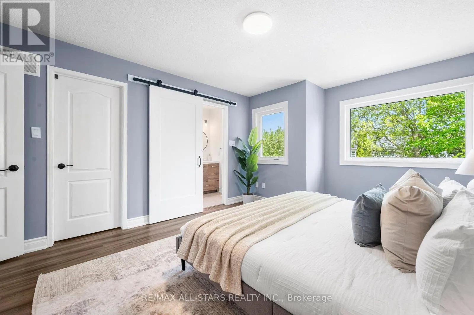 58 WOODROOF CRESCENT
