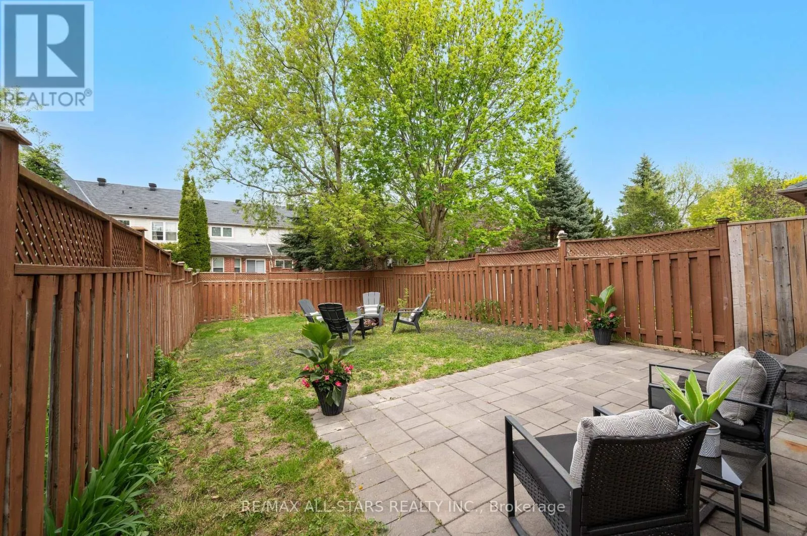 58 WOODROOF CRESCENT
