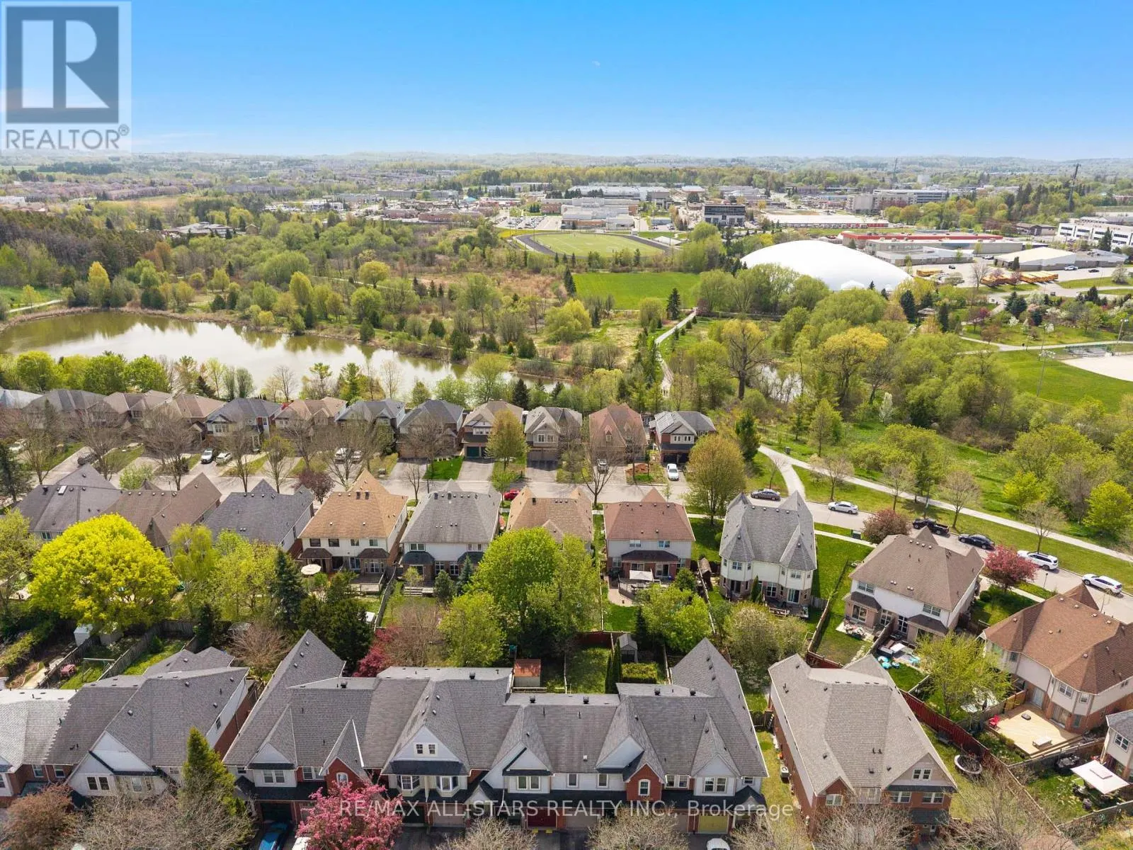 58 WOODROOF CRESCENT