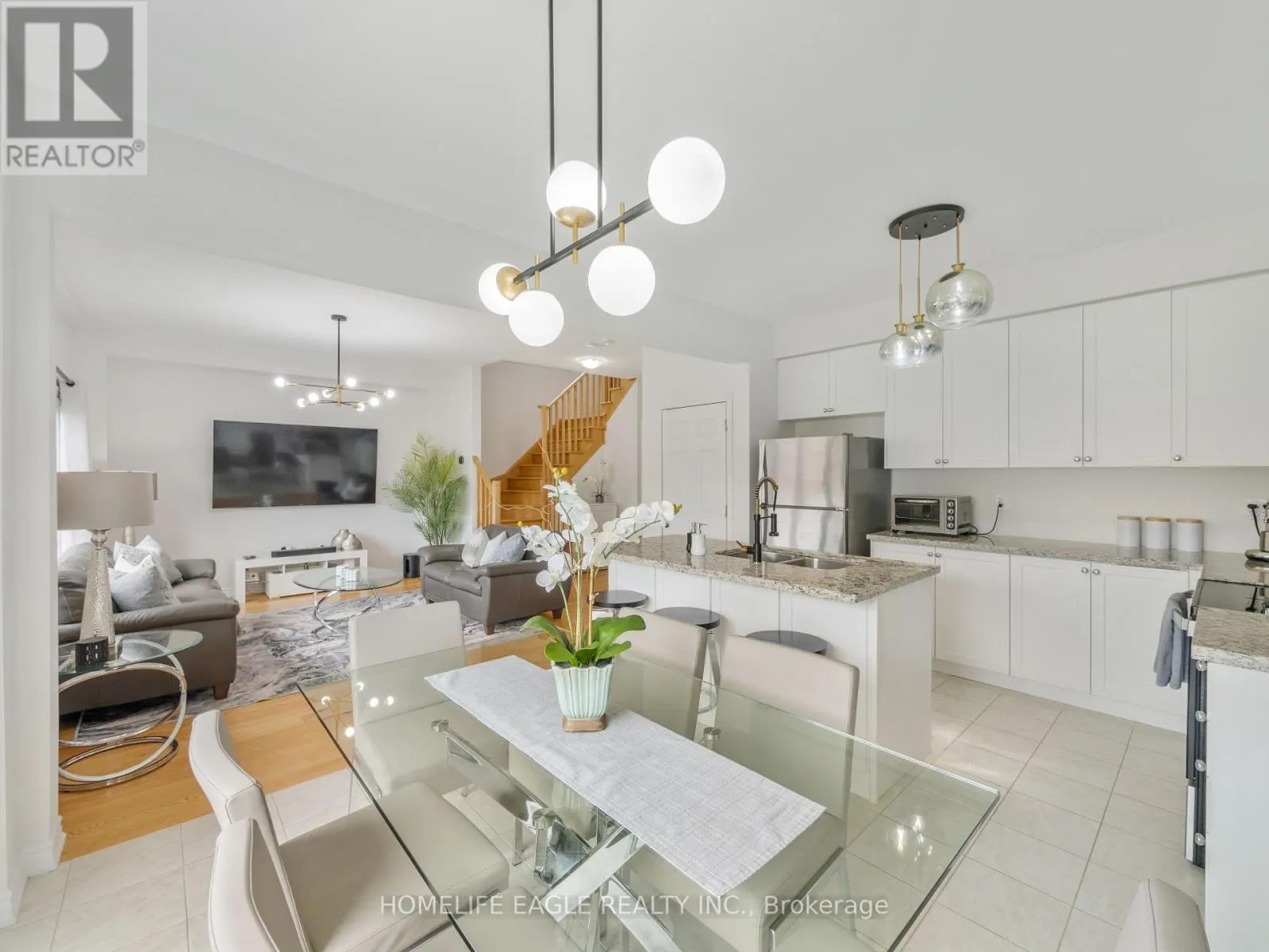 1226 CORBY WAY
