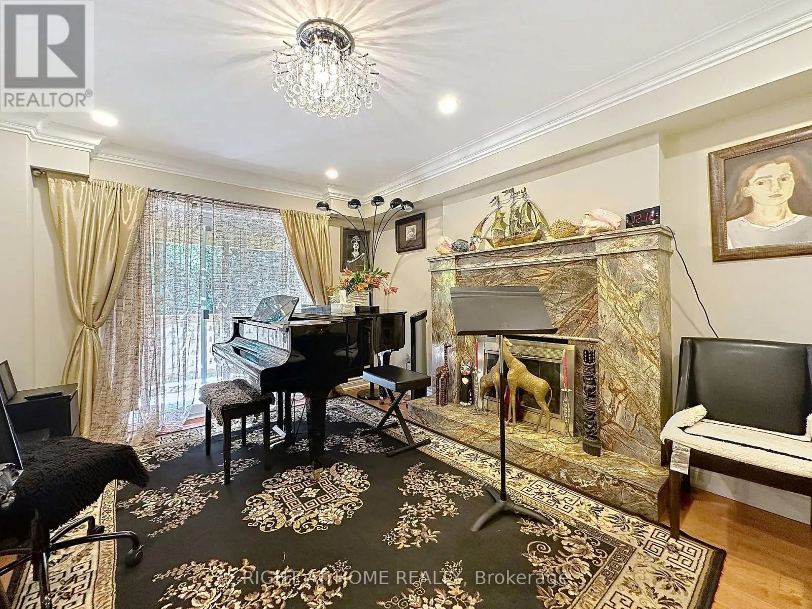 100 GREENBELT CRESCENT
