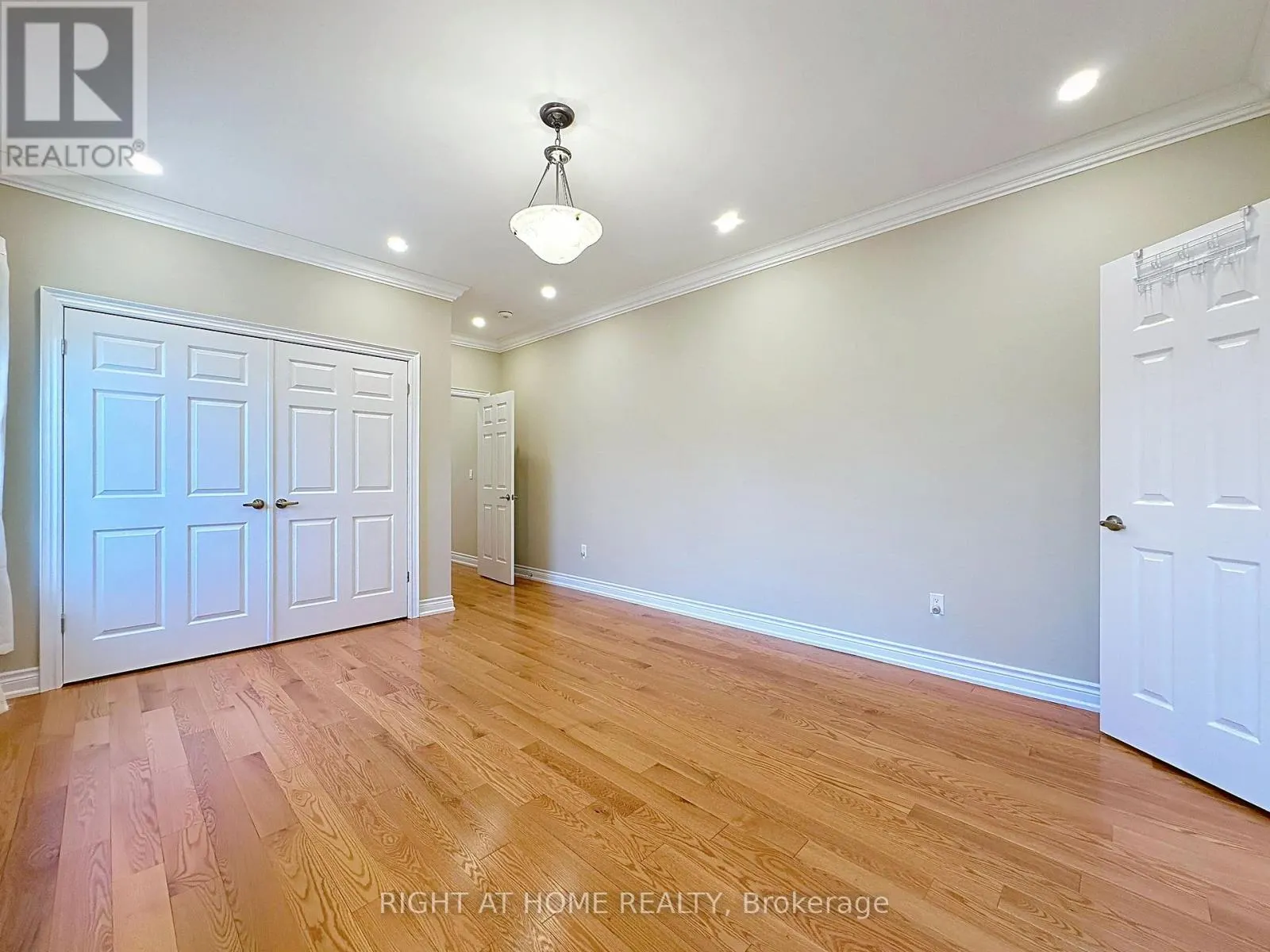 100 GREENBELT CRESCENT
