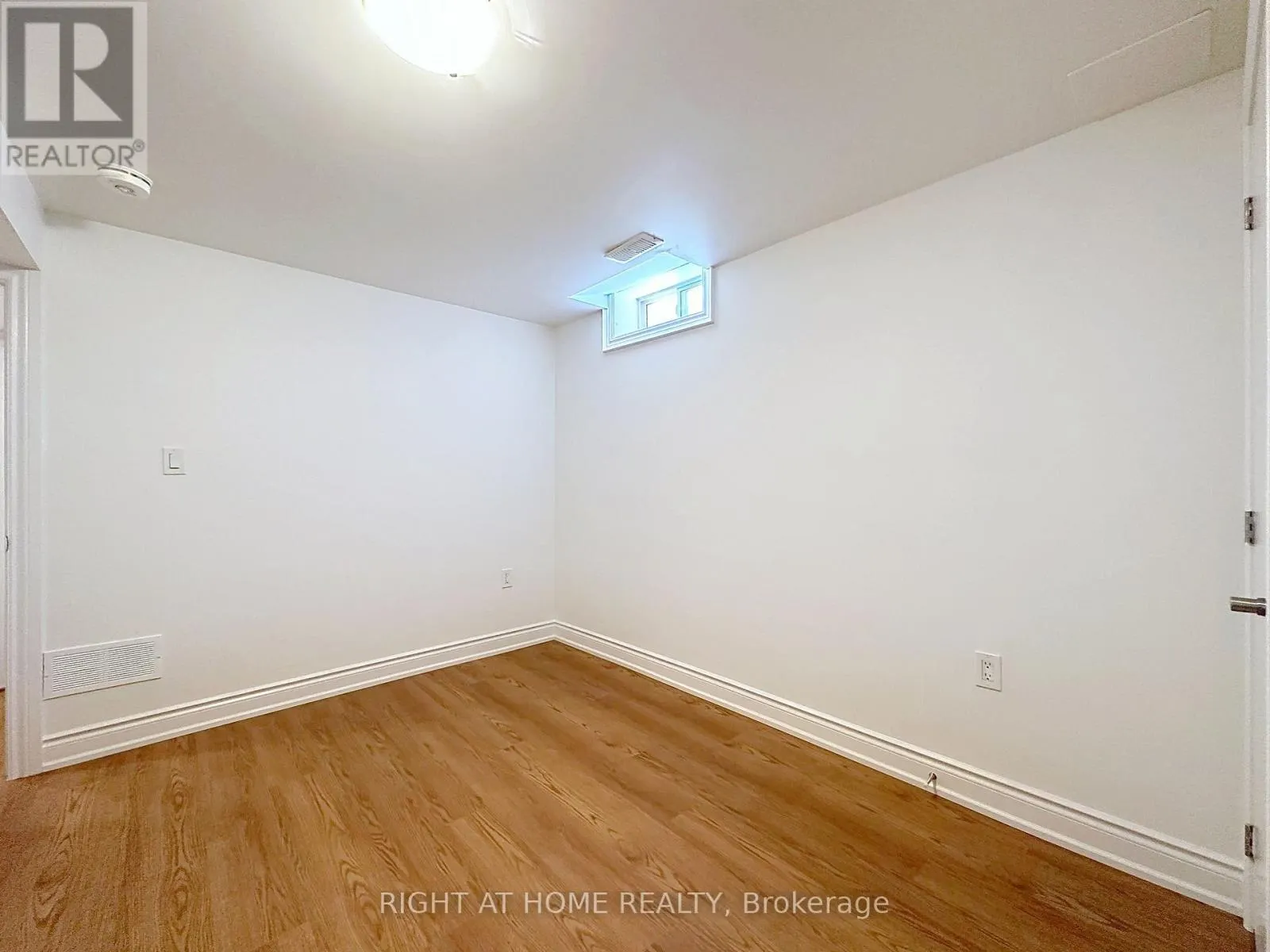 100 GREENBELT CRESCENT