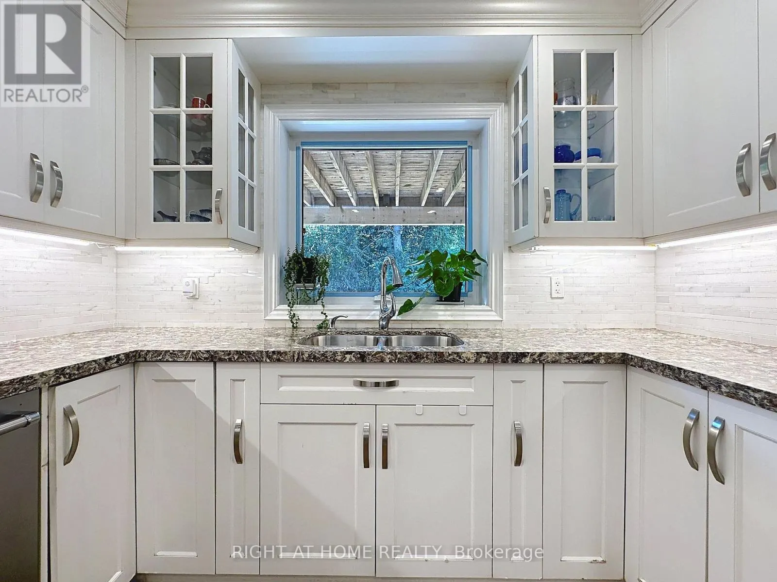 100 GREENBELT CRESCENT