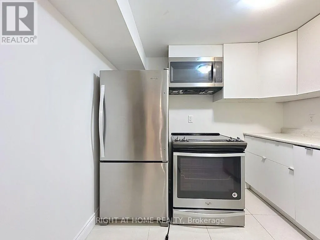 100 GREENBELT CRESCENT