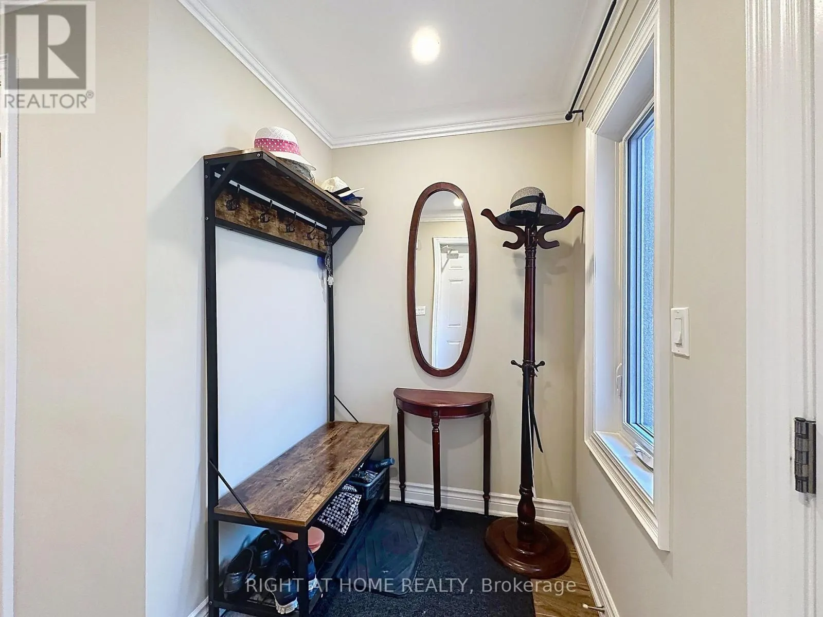 100 GREENBELT CRESCENT
