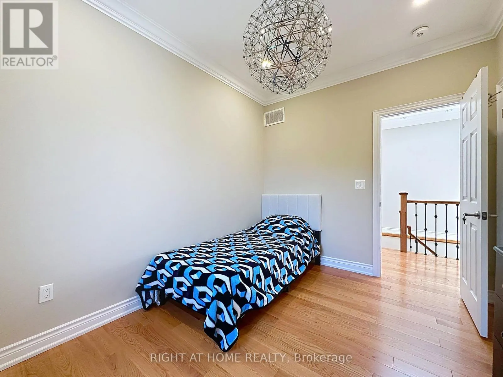 100 GREENBELT CRESCENT