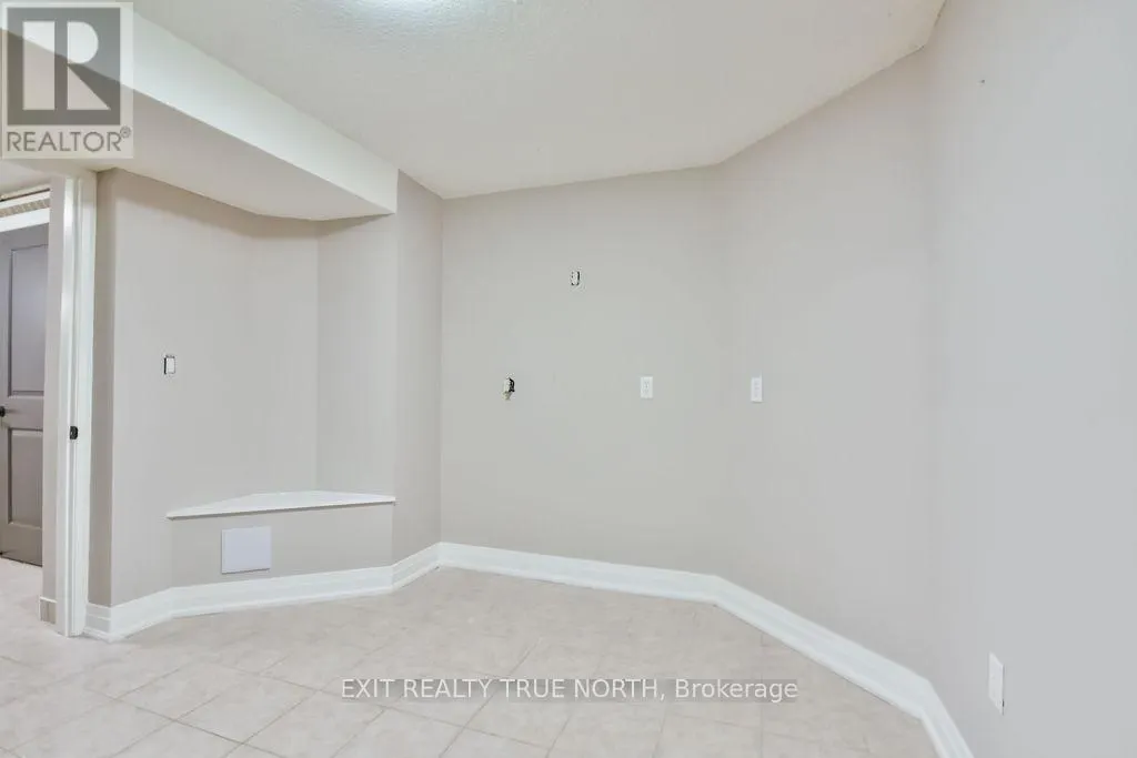 1908 EMERALD COURT