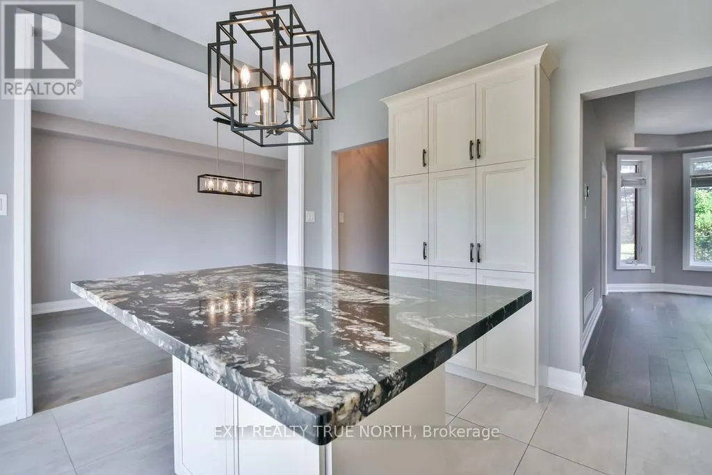 1908 EMERALD COURT
