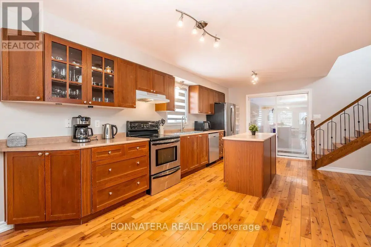 687 INNISFIL BEACH ROAD