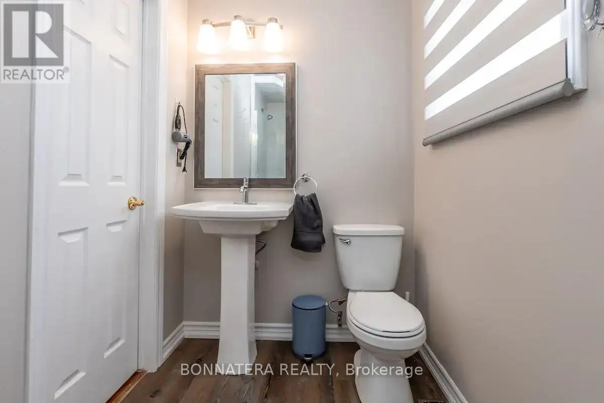 687 INNISFIL BEACH ROAD