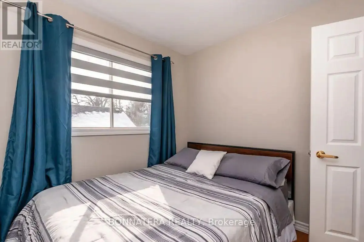 687 INNISFIL BEACH ROAD
