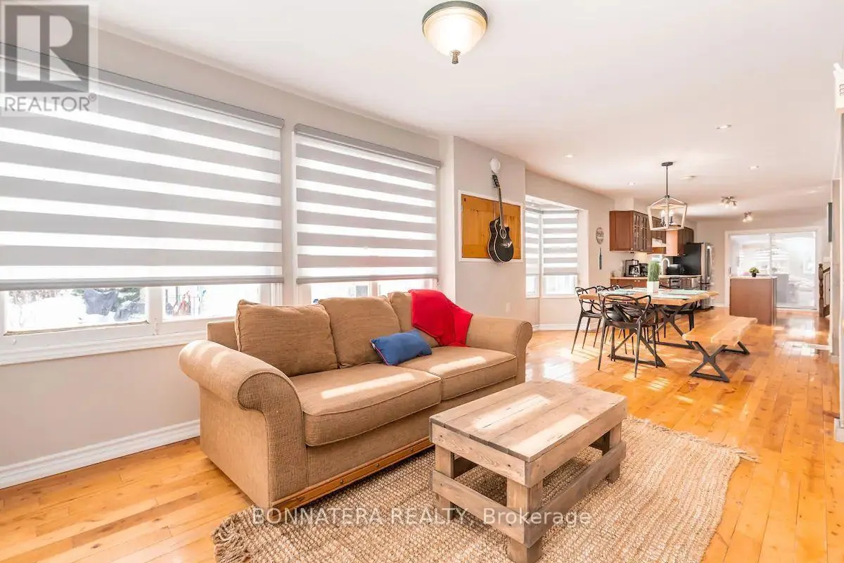 687 INNISFIL BEACH ROAD