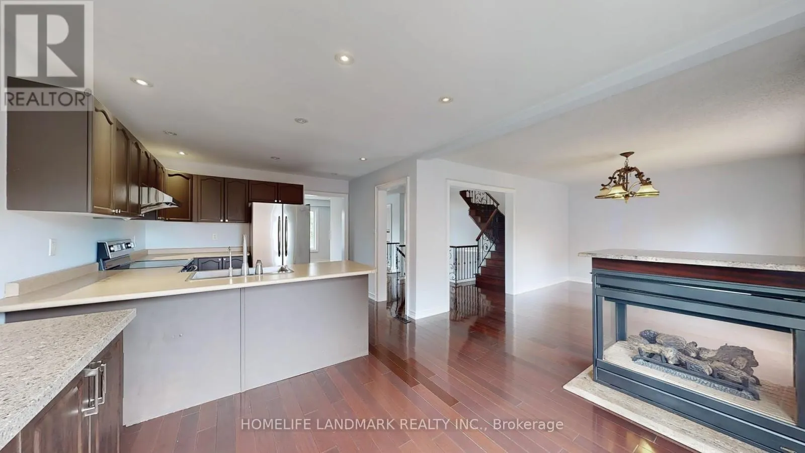 183 ALFRED SMITH WAY