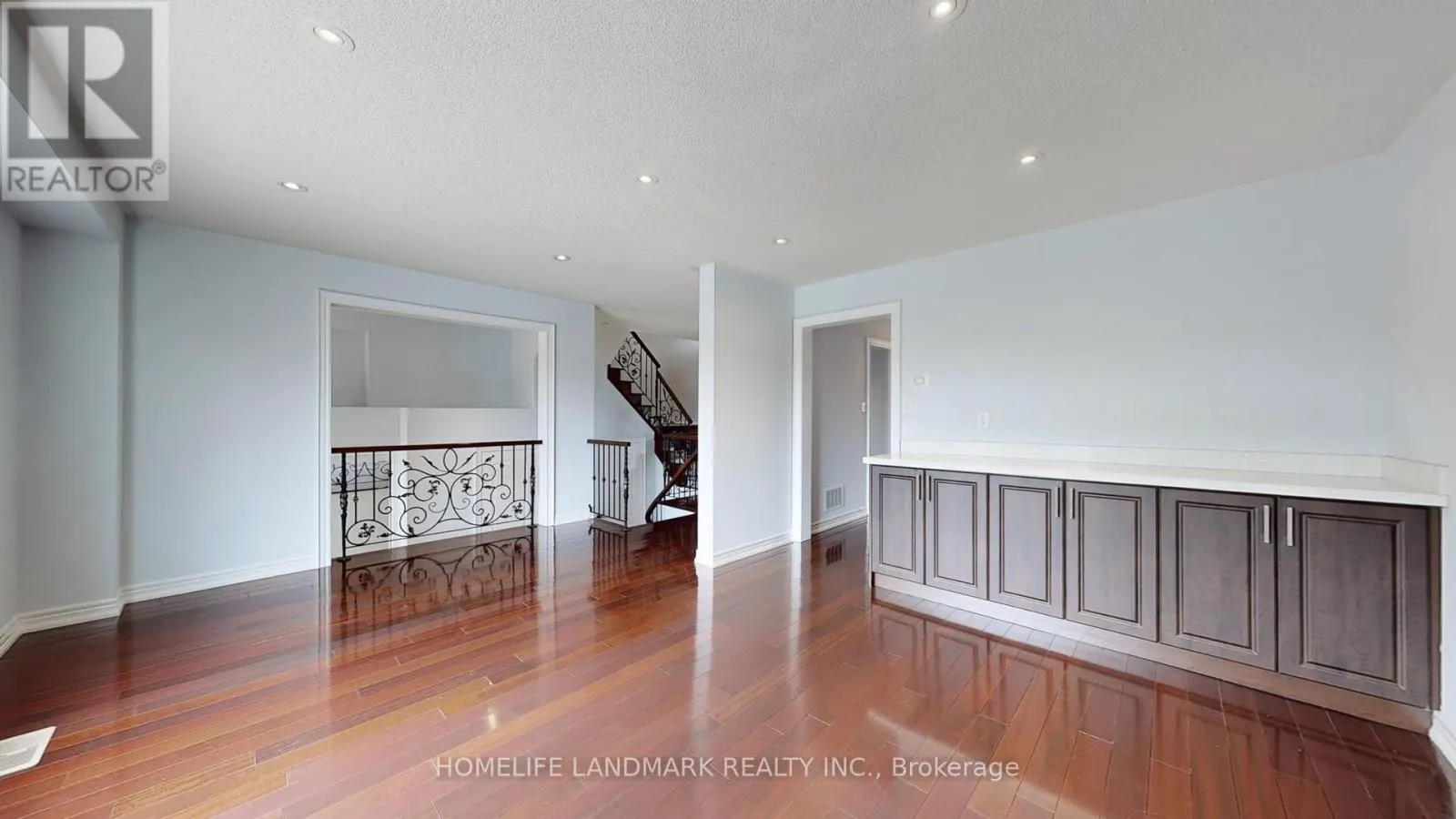 183 ALFRED SMITH WAY