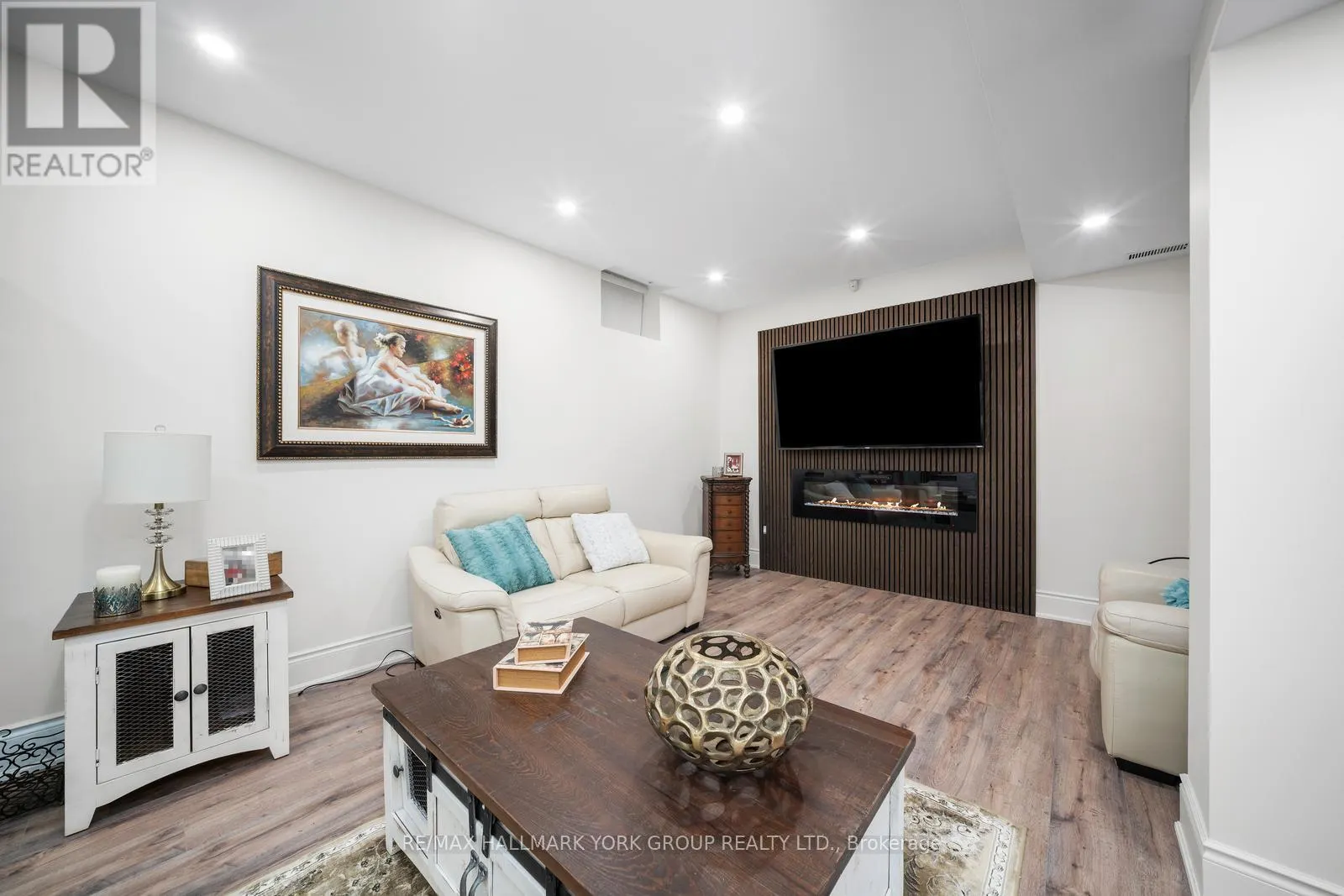 2 TIDNISH COURT