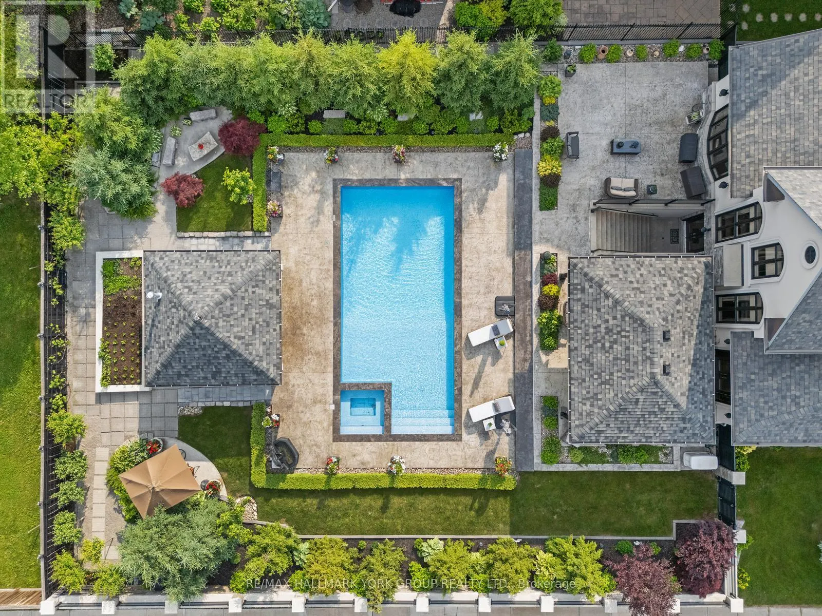 2 TIDNISH COURT