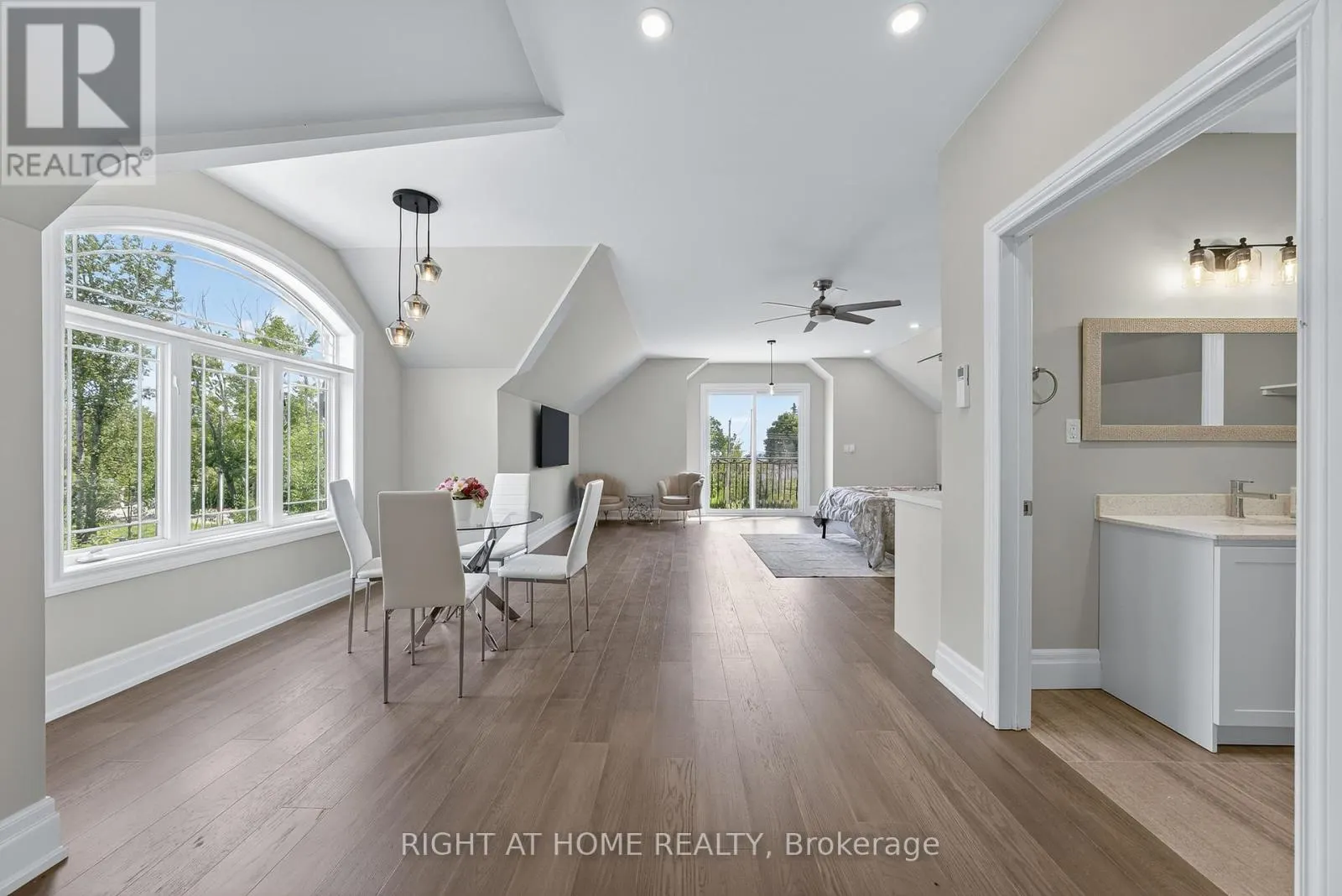 3500 CRESCENT HARBOUR ROAD