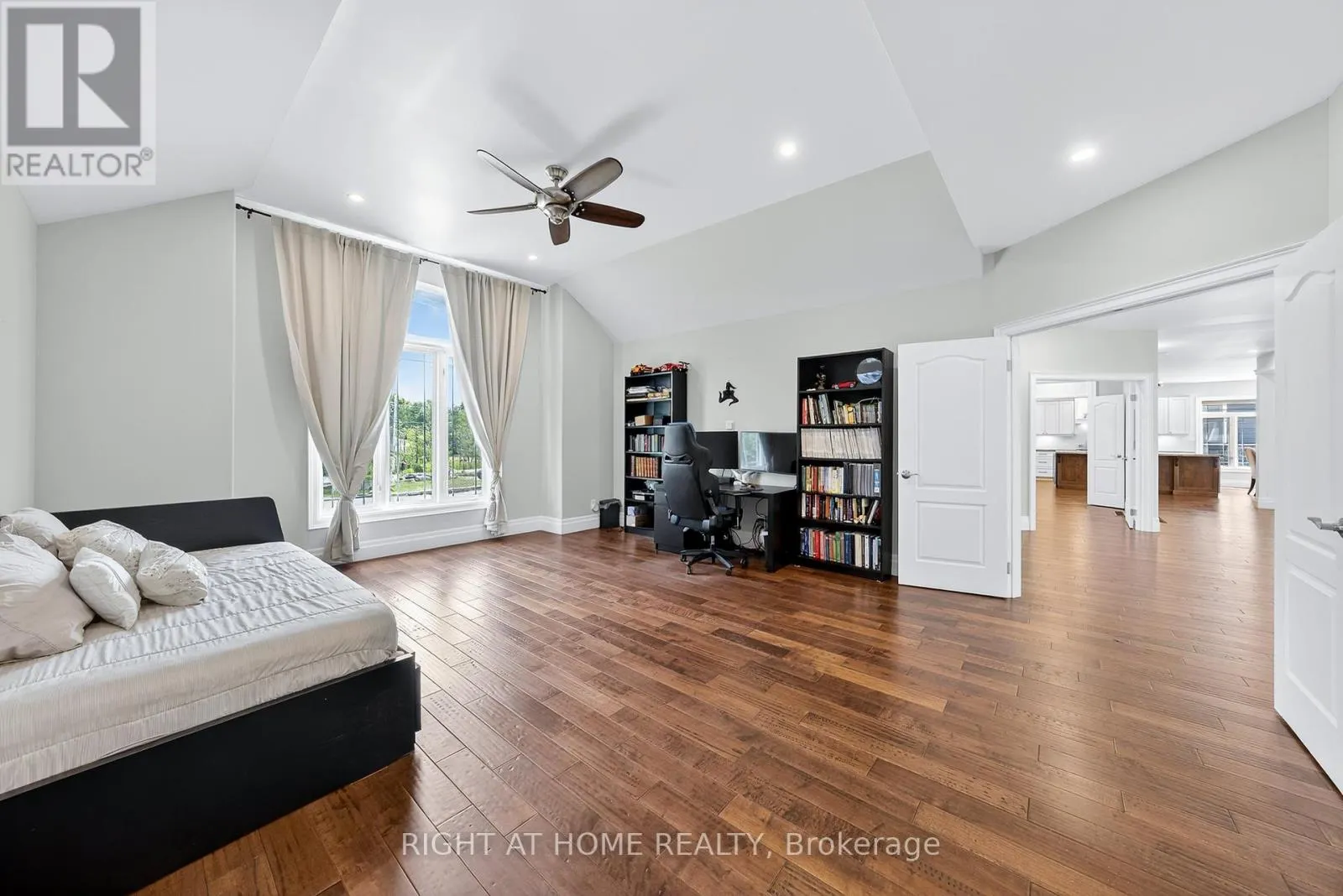 3500 CRESCENT HARBOUR ROAD