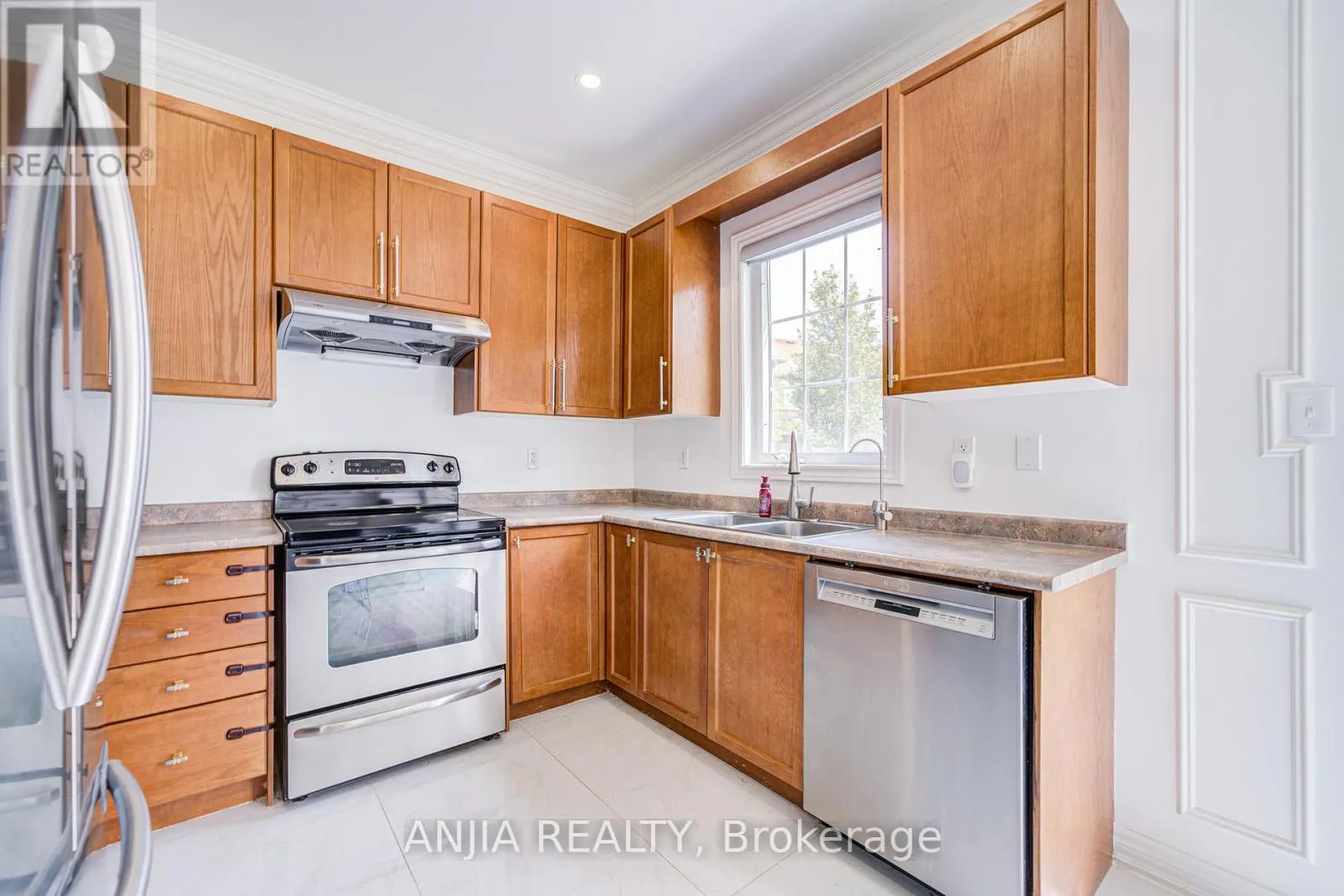 203 RICHARD UNDERHILL AVENUE