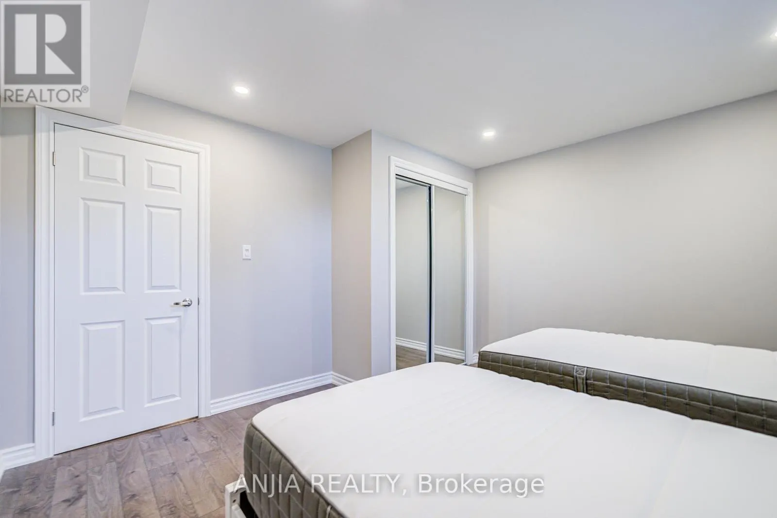 203 RICHARD UNDERHILL AVENUE