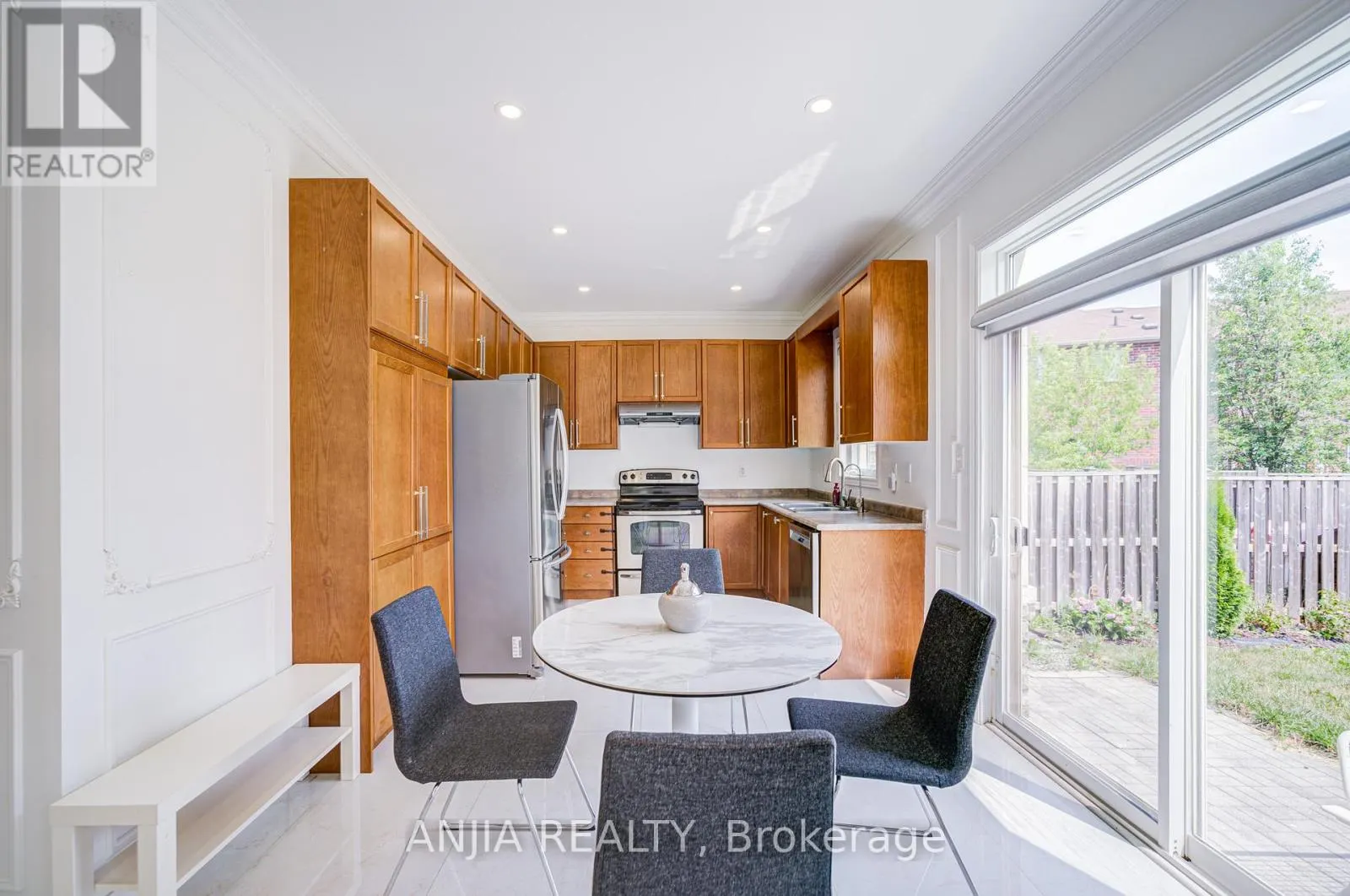 203 RICHARD UNDERHILL AVENUE