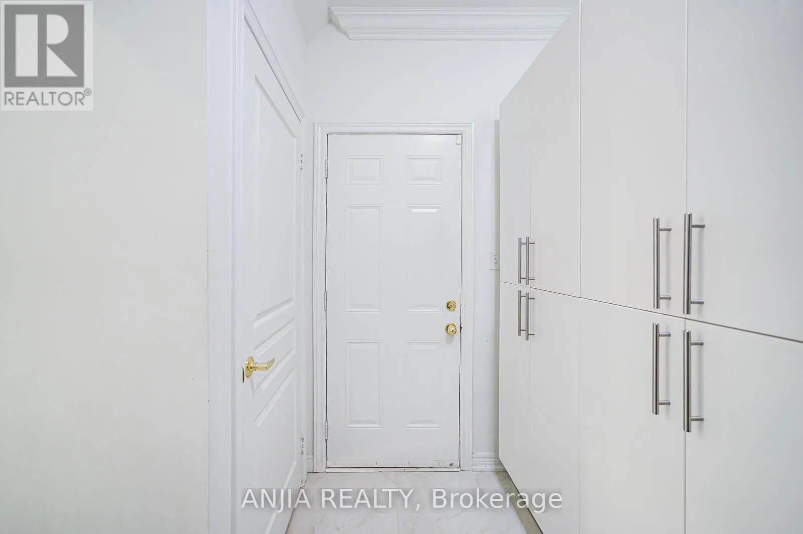 203 RICHARD UNDERHILL AVENUE