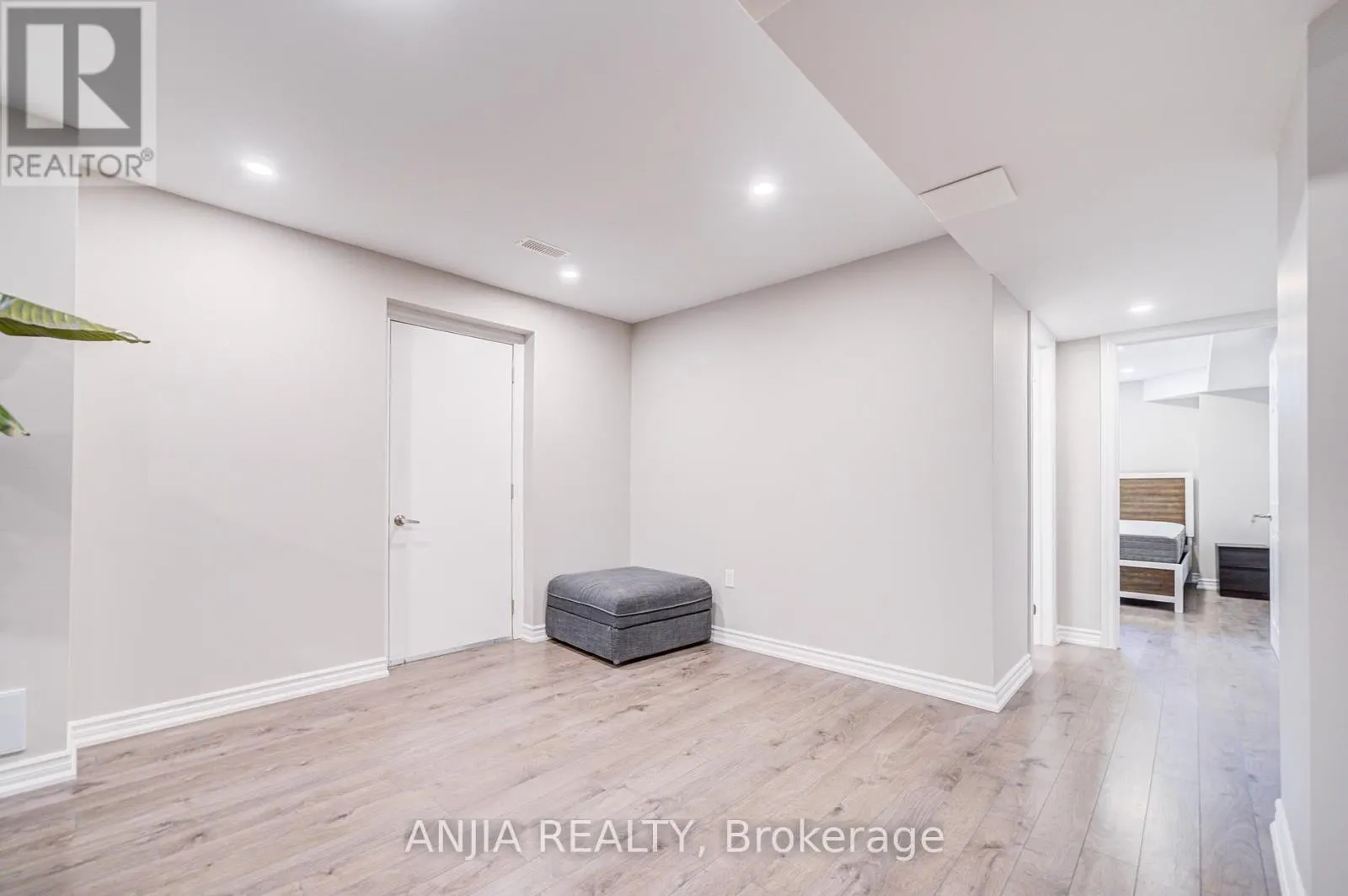 203 RICHARD UNDERHILL AVENUE
