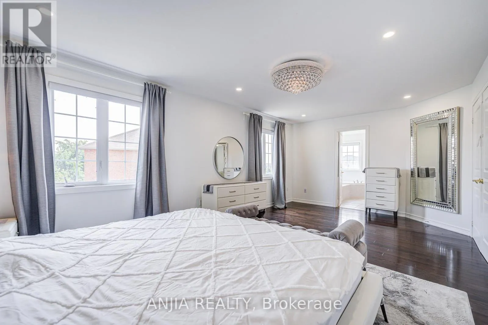 203 RICHARD UNDERHILL AVENUE