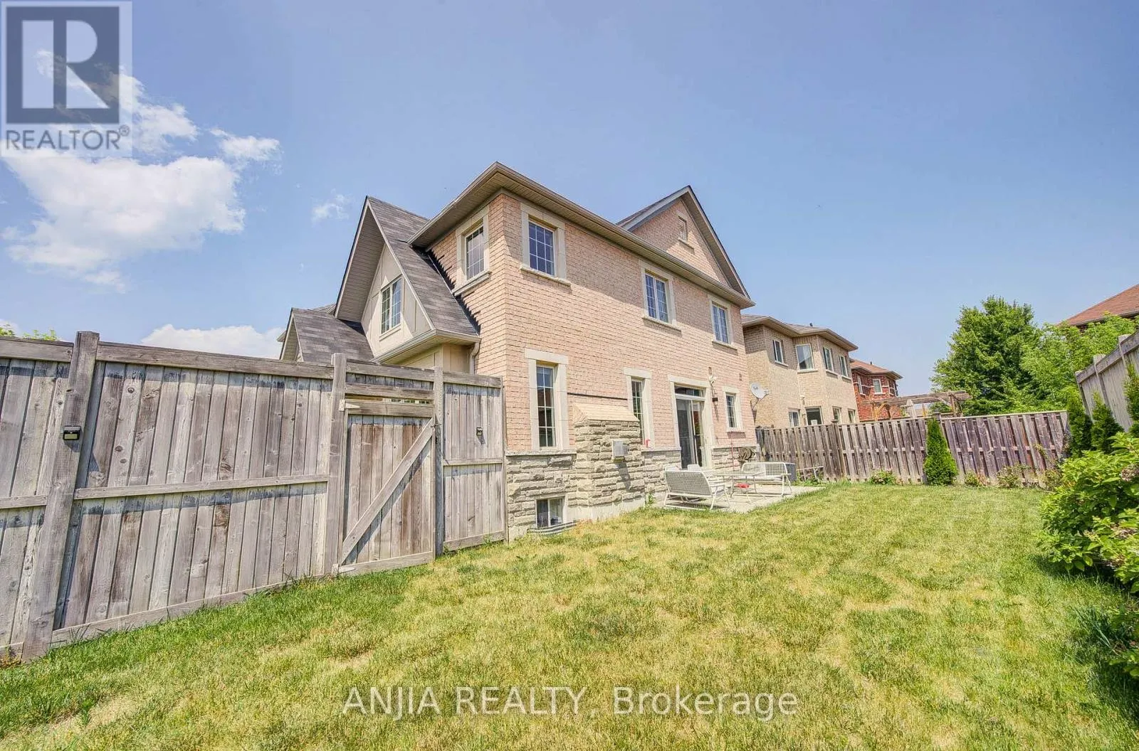 203 RICHARD UNDERHILL AVENUE