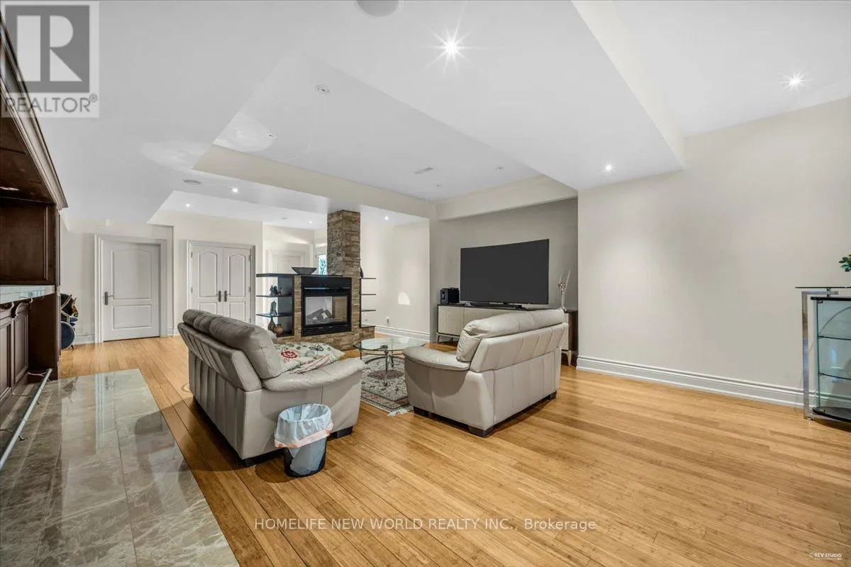 12 DENHAM DRIVE