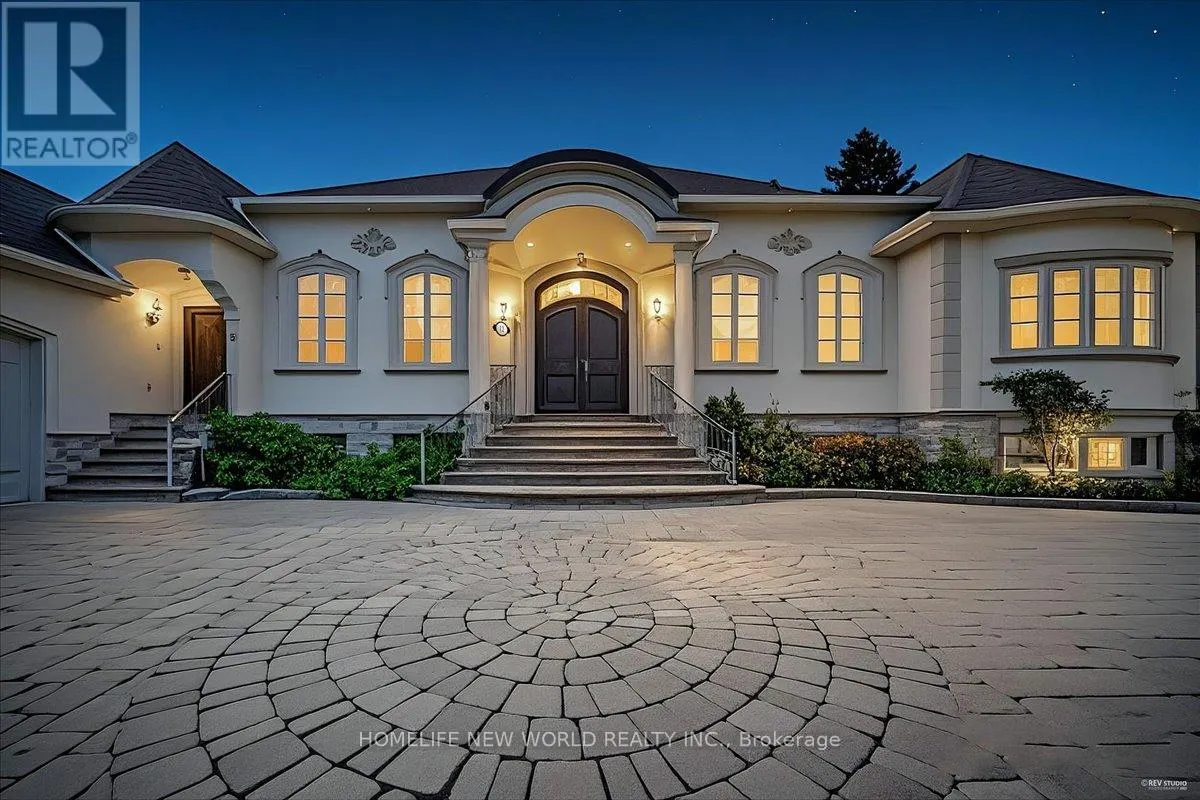 12 DENHAM DRIVE