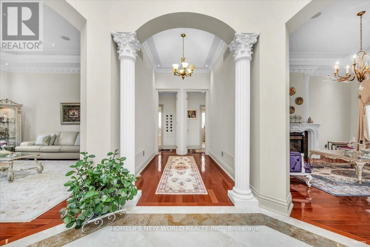 12 DENHAM DRIVE