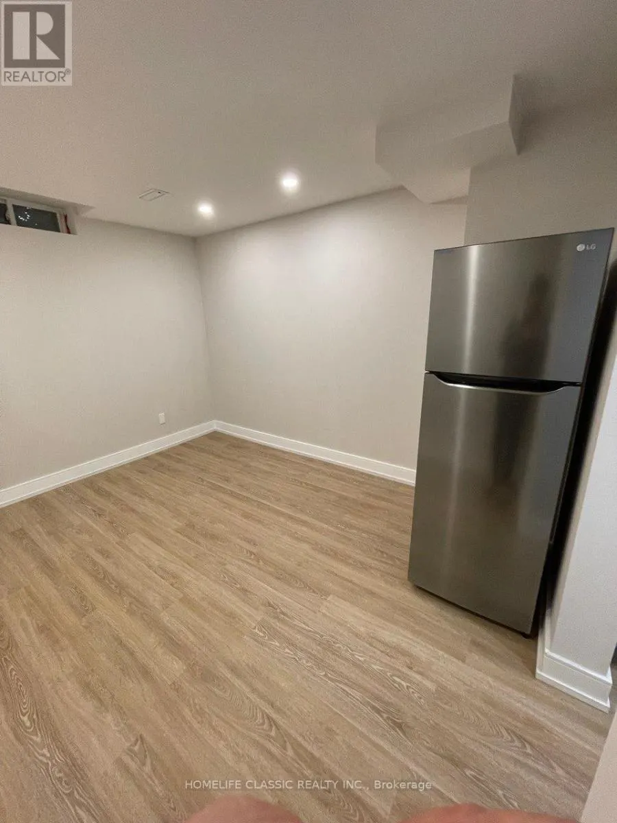 UNIT B - 32 GWILLIMBURY DRIVE W