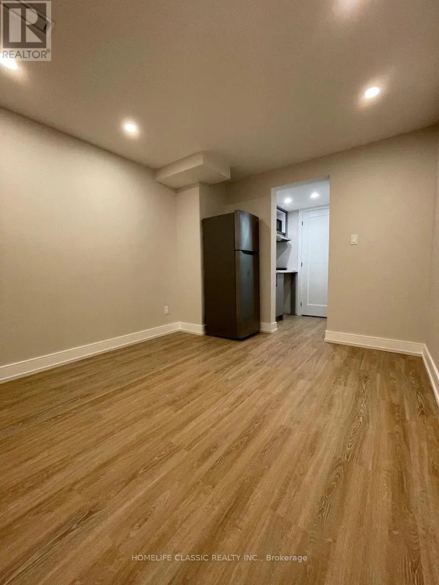 UNIT B - 32 GWILLIMBURY DRIVE W