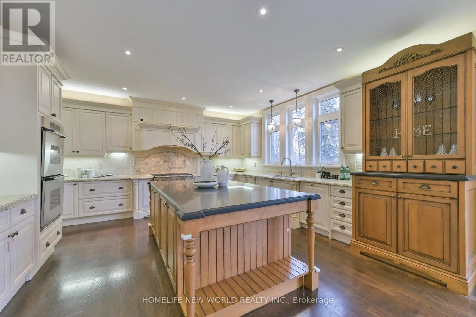 33 EVITA COURT