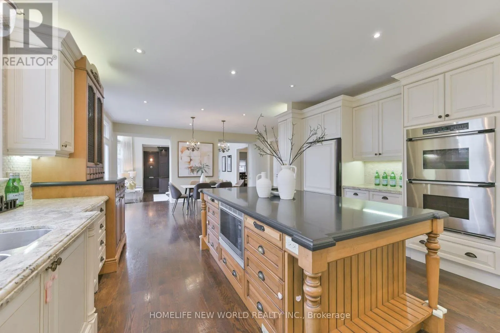 33 EVITA COURT