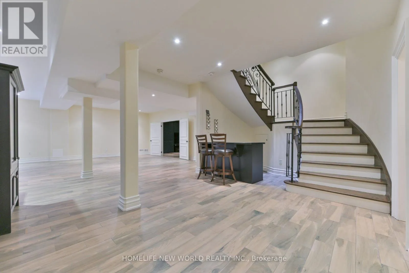 33 EVITA COURT